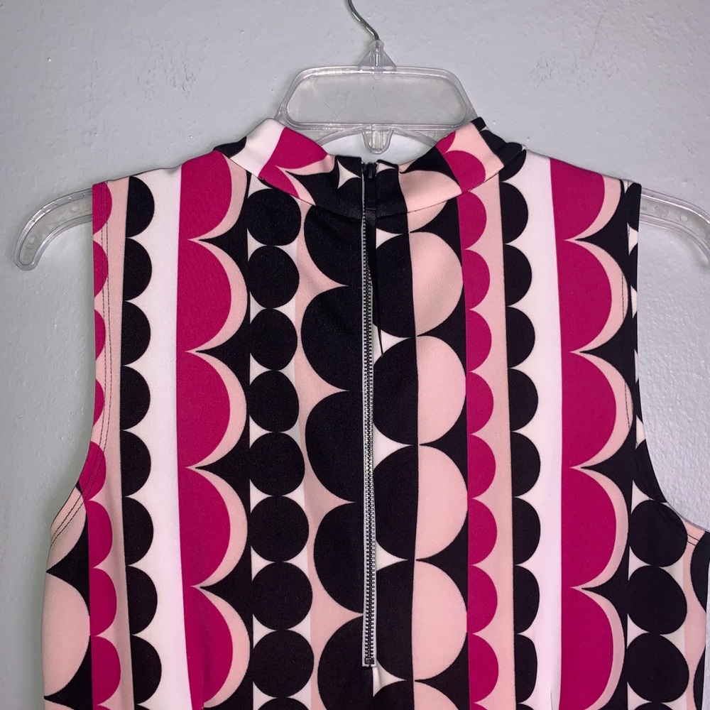 Vince Camuto Retro Print Scuba Sheath Dress - Picture 5 of 7